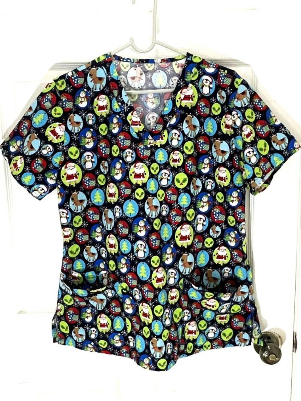 Microflex Ladies Holiday Scrub Top Size Large (Like New)
